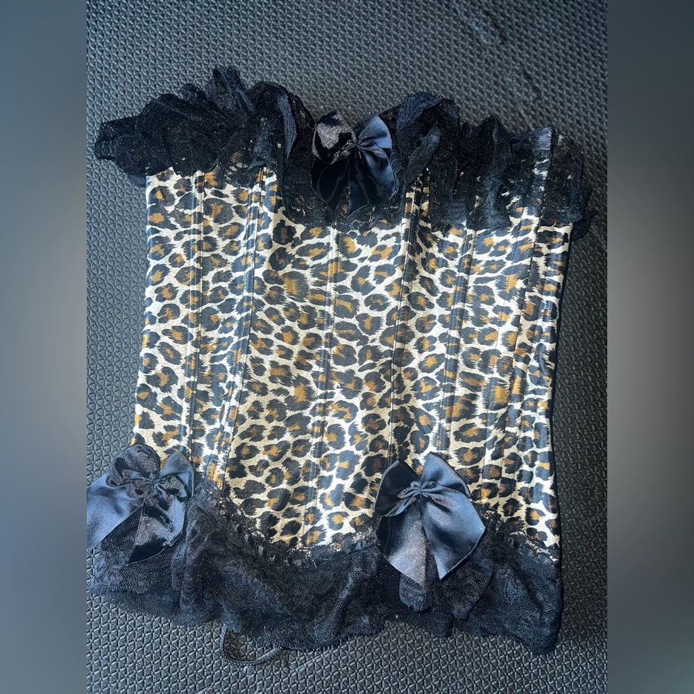 Animal print Lace up Corset with lace detail Small/medium